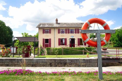 MARA RIVIERE Gîte d'étape sur la Vélo Francette