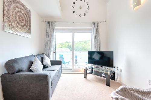 Styling! By The River Tawe, Swansea, South Wales