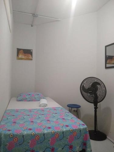Small Single Room image 6