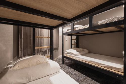 Quadruple Room with Bunk Bed and Shared Bathroom