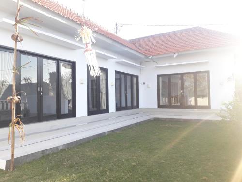 Jumahe Homes located on central bukit in south kuta which surrounded by beach.