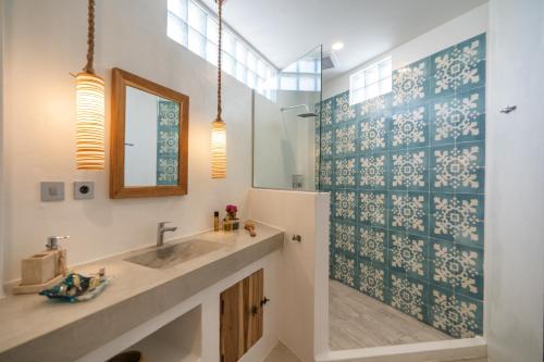 Seaesta Komodo Hotel & Hostel Room Type - Deluxe Double Room with Extra Bed