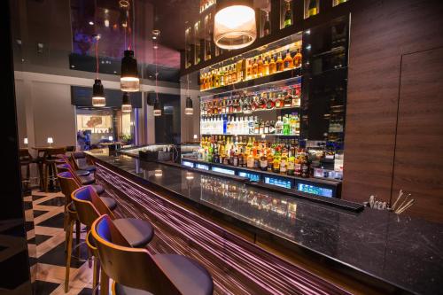 בר/טרקלין, Home Suites Boutique Hotel near שדה התעופה הבינלאומי Lungi International Airport