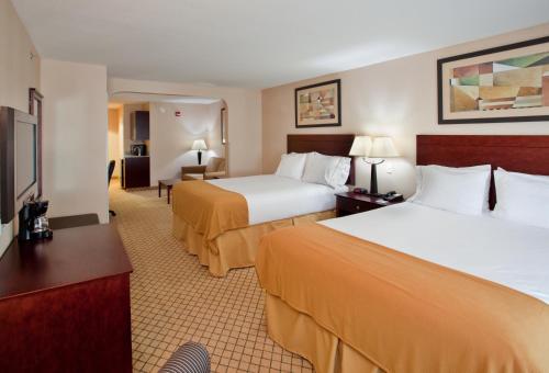 Holiday Inn Express Hotel & Suites Wichita Airport, an IHG Hotel