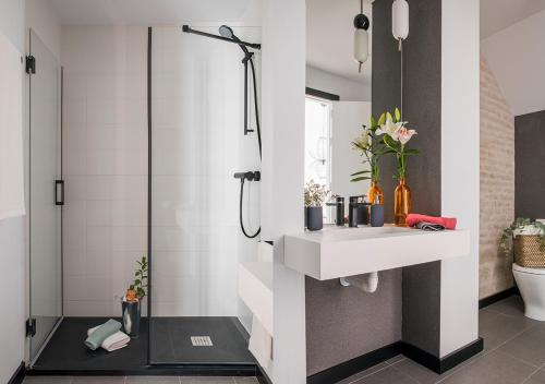 Feria Pool & Luxury Room Type - Standard Apartment
