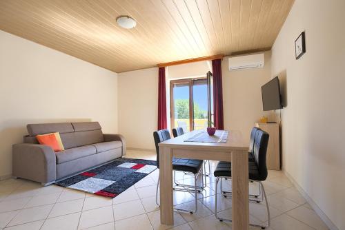  Apartmani Stršen in Pula
