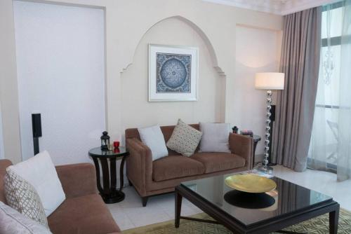 Incredible Stay at Dubai Old town -Souk Al Bahar - image 5