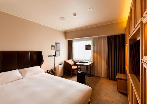 Standard Double Room with Dinner and Breakfast with Club Lounge Access - Non-Smoking