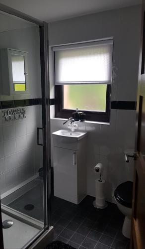Bathroom, Seaton Brook Apartment near Croxteth Hall & Country Park
