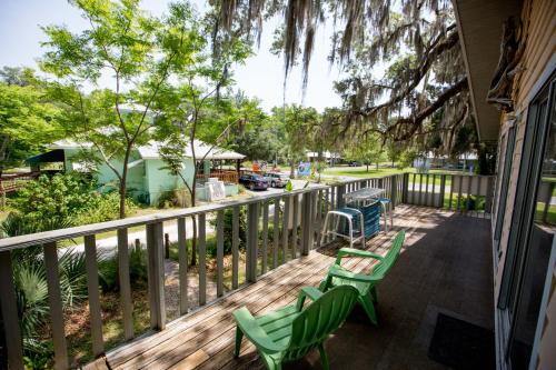 Balcony/terrace, Riverfront Treetop Bungalow in Homosassa (FL)
