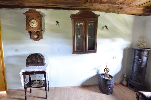 Pivnice Radosavljević - Ljubina brvnara (Pivnice Radosavljevic - Ljubina brvnara) in Rogljevo