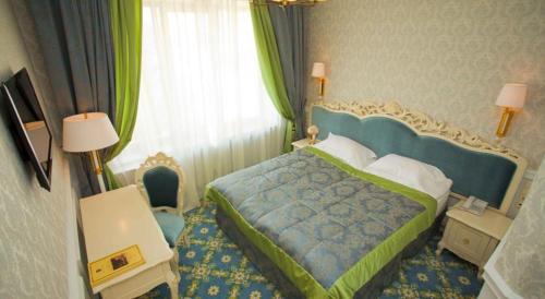 Royal Olympic Hotel - image 5