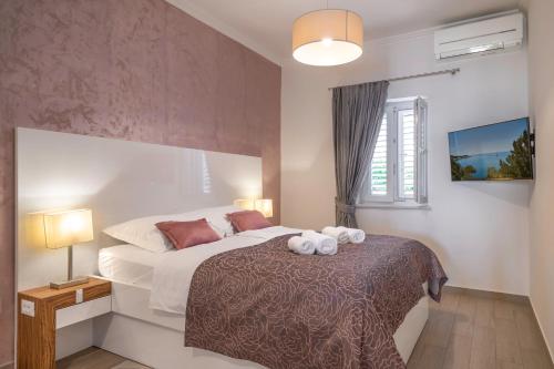 Pine Tree Boutique Apartments - image 11