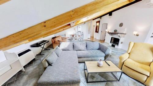  TriesteVillas Brand new attic - Old Town, Pension in Triest