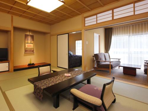 Hachibankan Japanese Style Room with 2 Single Beds - Non-Smoking