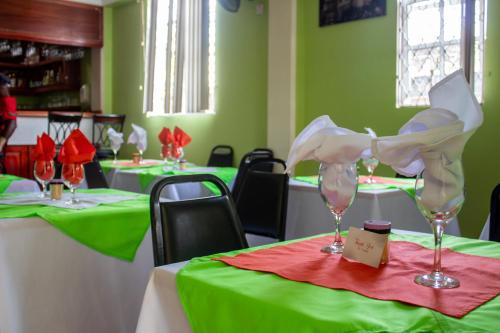 Restaurant, La Flamboyant Hotel in Roseau