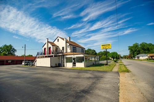 Coach House Inn