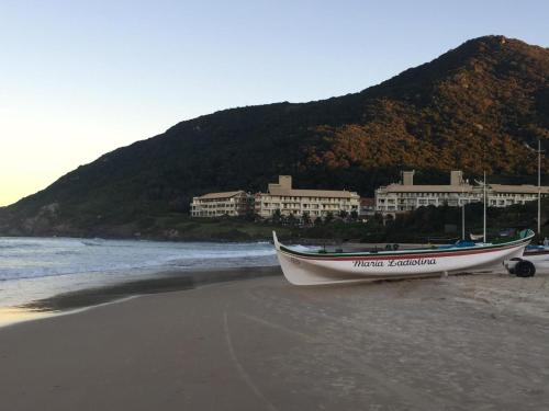 PÉ NA AREIA AGUAS DO SANTINHO (PE NA AREIA AGUAS DO SANTINHO) in Santinho Beach