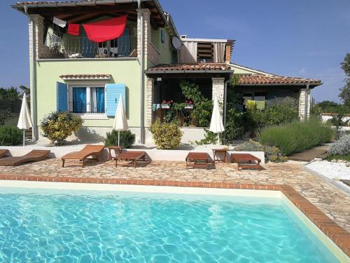 Family friendly house with a swimming pool Rezanci Central Istria - Sredisnja Istra - 17632