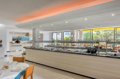 Apartamentos Playasol Riviera - image 8