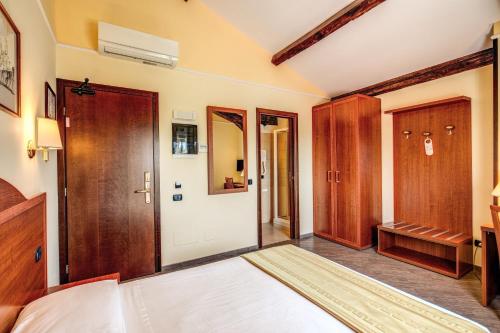 Hotel Roma Tiburtina Metro - image 3