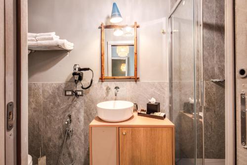 Glance in Rome - image 7