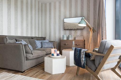 Easy Living - main image