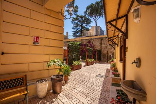 Rome Garden Hotel - image 13