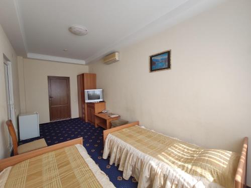 Hotel Mask