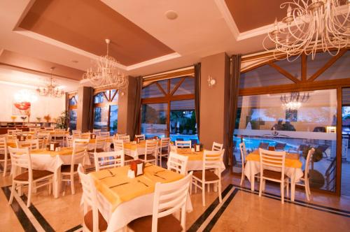 My Dream Hotel - image 2