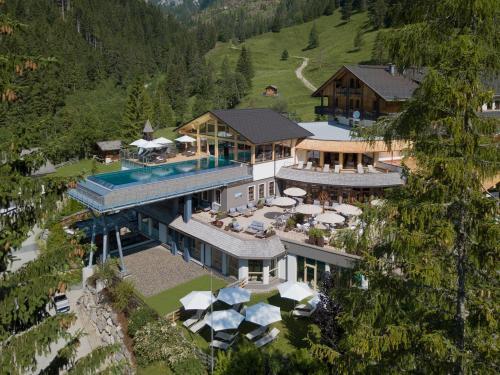 Almwellness-Resort Tuffbad - Chalet - Sankt Lorenzen im Lesachtal