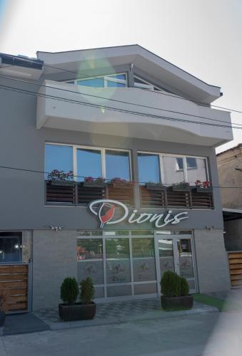 . DIONIS Rooms & Apartments