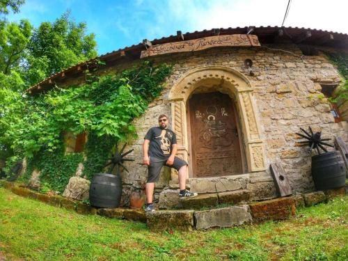 Pivnice Radosavljević - Ljubina pivnica (Pivnice Radosavljevic - Ljubina pivnica) in Rogljevo
