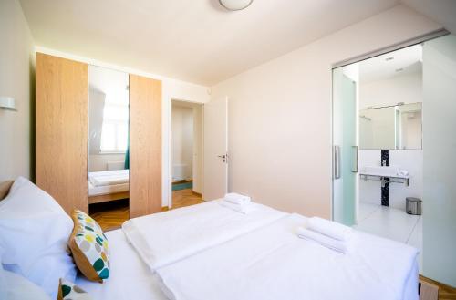 Luxurious Woodrow Wilson apt in Prague centre, Прага (фото 6)