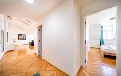 Luxurious Woodrow Wilson apt in Prague centre - image 6