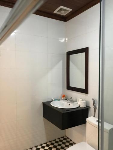 THE CENTER HOTEL หลวงพระบาง