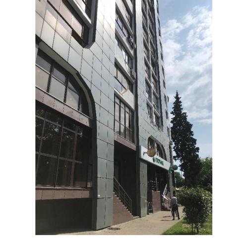 Apartment on Roz 36
