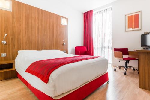 Ramada Encore by Wyndham Leicester City Centre Room Type - Business King Room - Non-Smoking