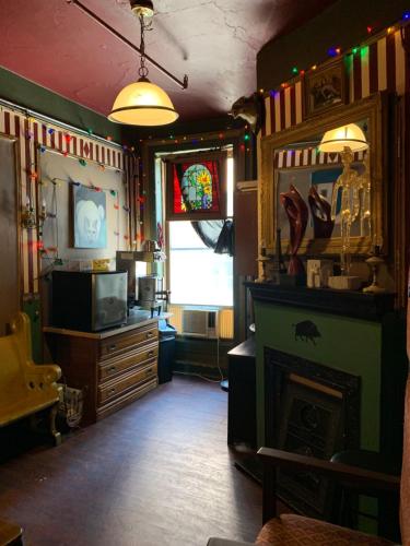 Carlton Arms Hotel – New York, NY