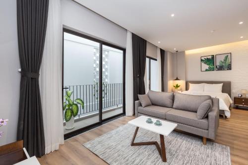 Studio Apartment image 3