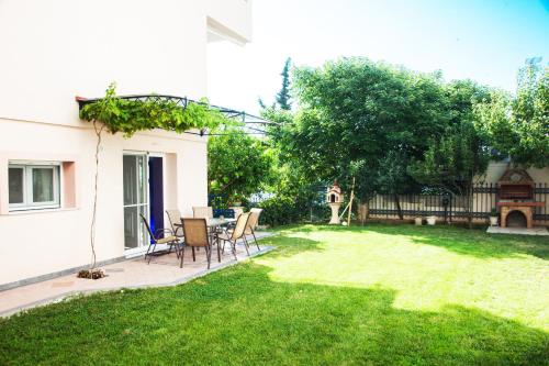  Garden House near the sea in Kavala