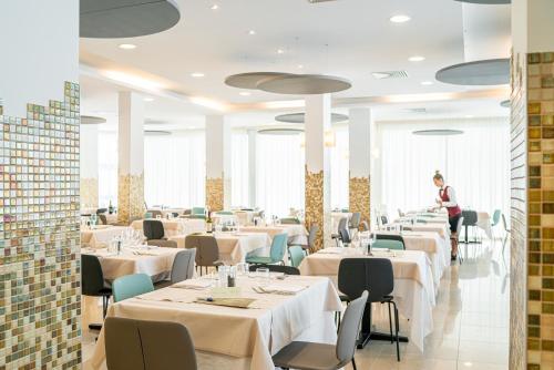 Hotel Parigi - image 13