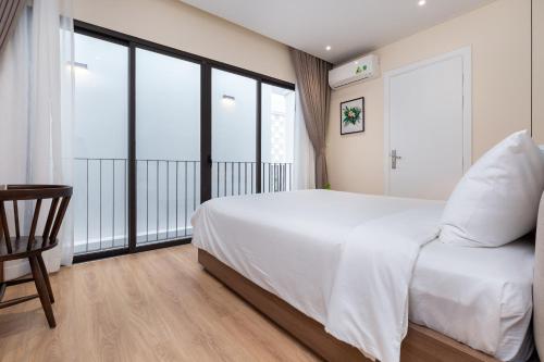 Studio Apartment image 6
