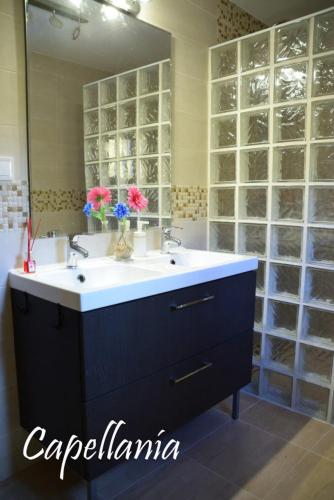 浴室, CASA CAPELLANIA-chalet con piscina junto a Madrid in 巴爾莫哈多