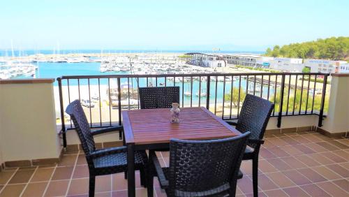 Apartment with Sea View image 1