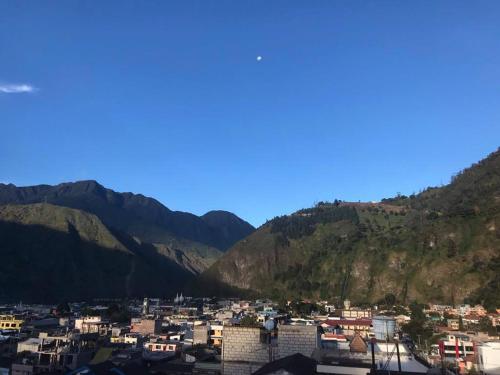 Papachos Hostel in บาโนส