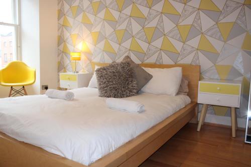 Modern Merchant City Apartment Prime Location, Abington, Lanarkshire