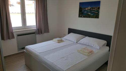 One-Bedroom Apartment image 2
