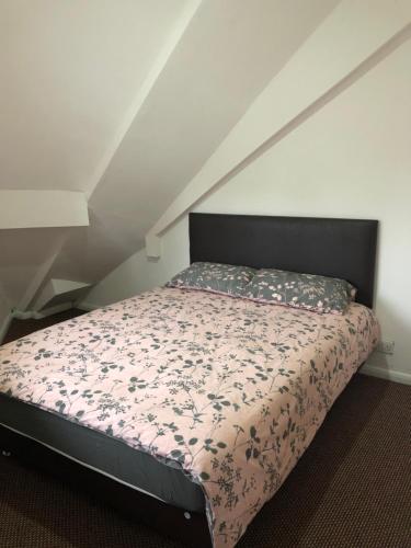 Treetops flat2 Hall Green B28 3