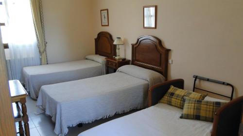 Deluxe Double Room (2 Adults + 1 Child)